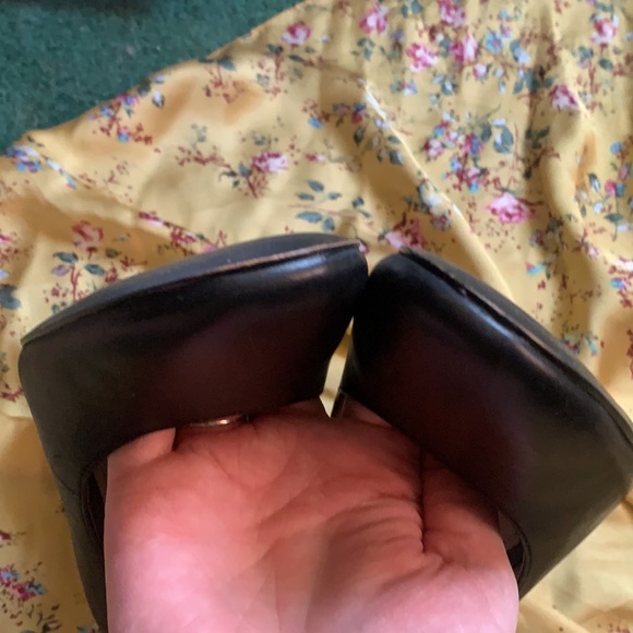 Louise et Cie heels, near perfect, cool black heel. Sz 4.5 - Picture 4 of 6